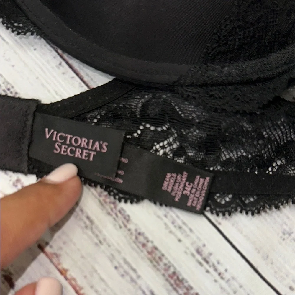 Victoria's Secret Black Bra with Molded‎ Cups and Adjustable Straps